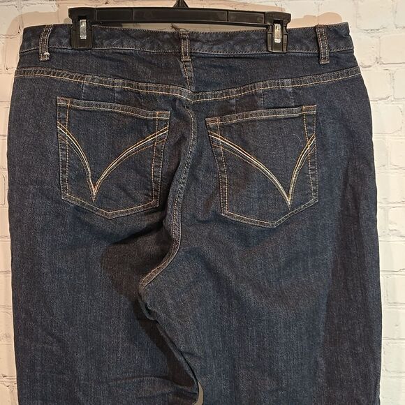 Women's plus size Venezia petite bootcut jeans - Picture 6 of 7